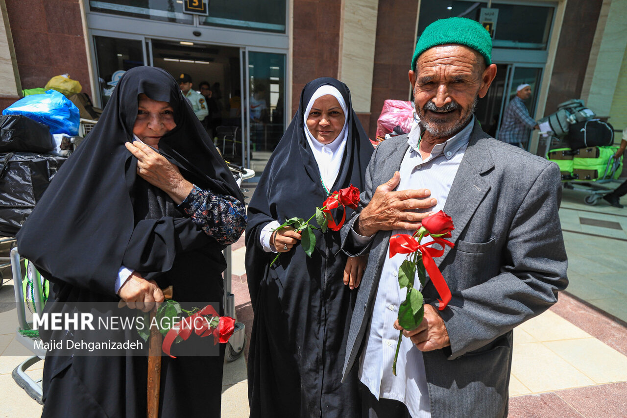 بازگشت اولین گروه حجاج در یزد