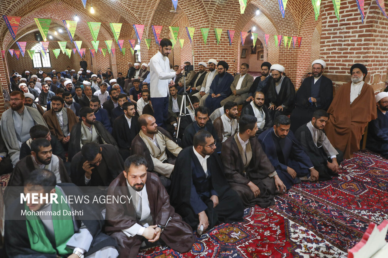 جشن عمامه گذاری طلاب علوم دینی در اردبیل