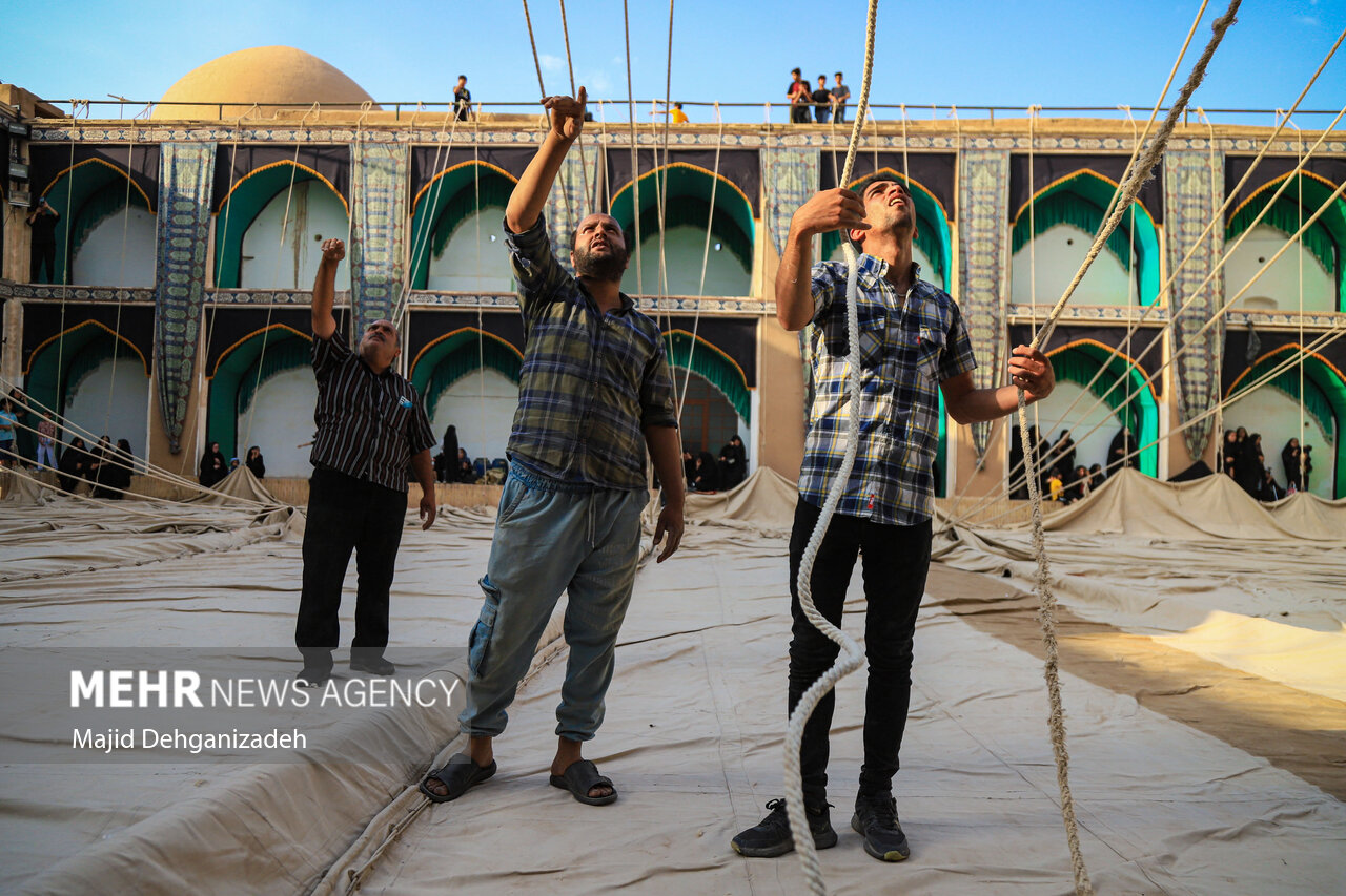 آیین سنتی «پوش کشی» در حسینیه بزرگ فهادان یزد