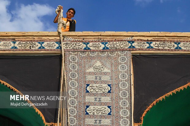 آیین سنتی «پوش کشی» در حسینیه بزرگ فهادان یزد