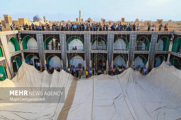 آیین سنتی «پوش کشی» در حسینیه بزرگ فهادان یزد