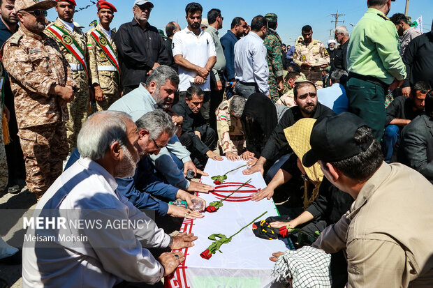 ورود پیکر ۱۸ شهید دفاع مقدس به کشور از مرز شلمچه