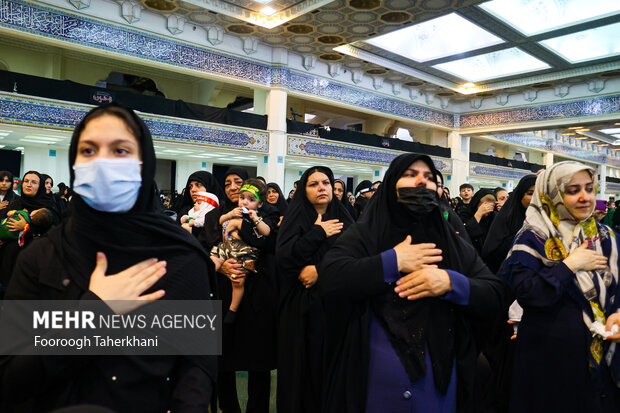 مراسم شیرخوارگان حسینی در مصلی تهران همزمان با فرارسیدن اولین جمعه ماه محرم مصادف با ۳۰ تیر ۱۴۰۲ مراسم شیرخوارگان حسینی با حضور مادران و نوزادان در مصلی امام خمینی (ره) تهران برگزار شد