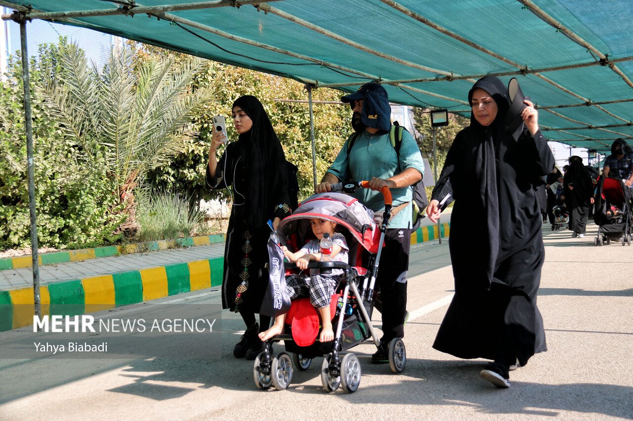 نوجوانان «دهه هشتادی» و «دهه نودی» در راه اربعین