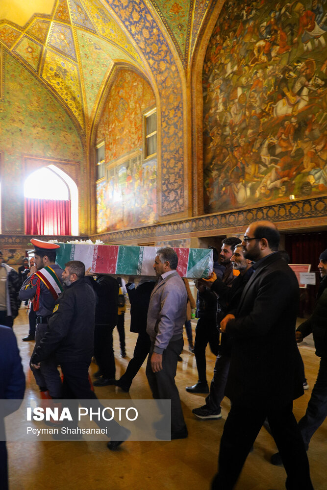 تشییع شهدا تازه تفحص شده در کاخ چهلستون