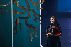 فریبا کوثری، بازیگر در افتتاحیه چهل و دومین جشنواره بین‌المللی فیلم فجر